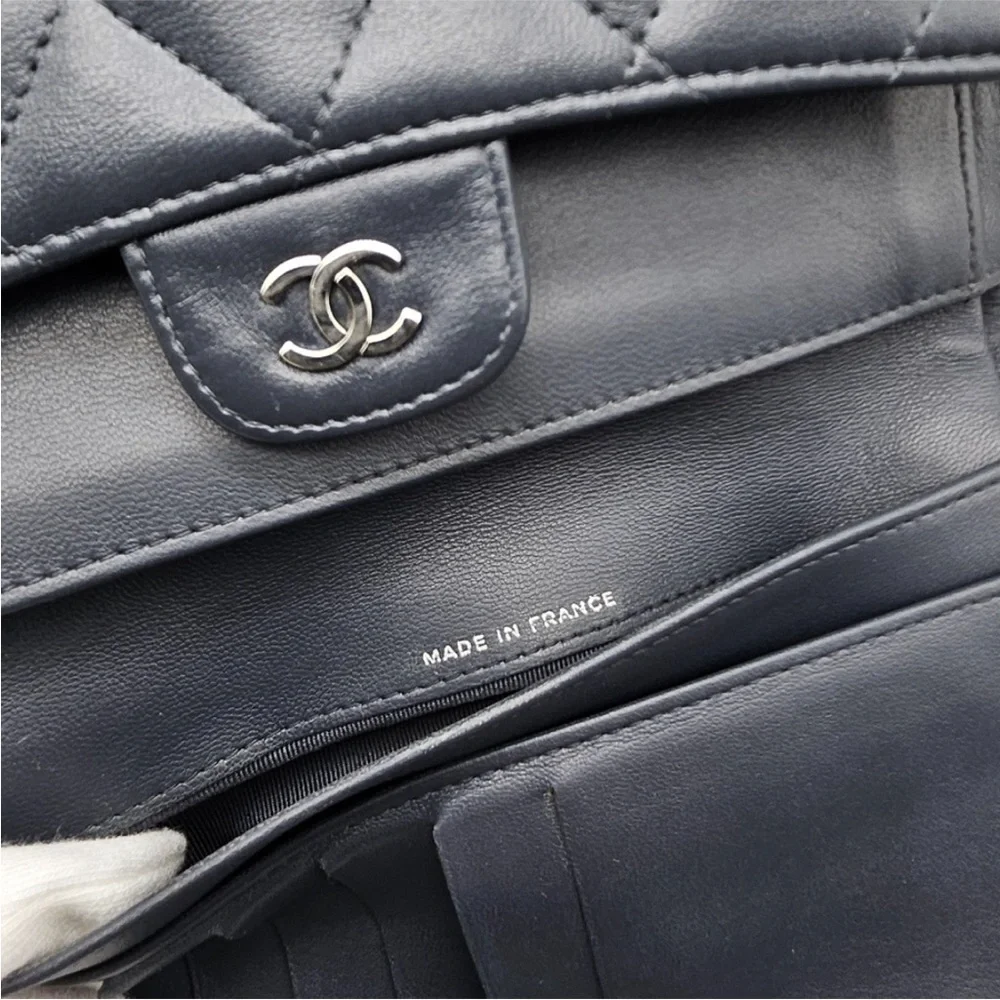 Chanel Black Women Bag - Picture 5 of 6